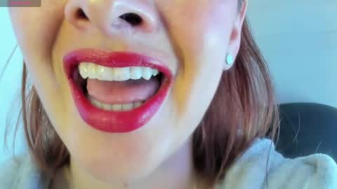 antonia online show from May 4, 4:00 pm