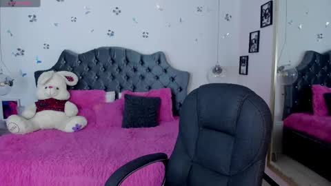 antonnela online show from February 25, 2:15 pm