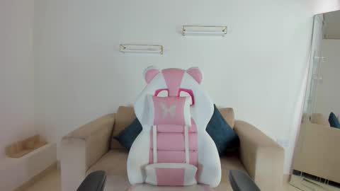 Snapshot of _april_smith_ chatting on October 16, 12:41 pm online show from October 16, 12:41 pm