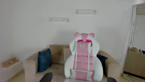 Snapshot of _april_smith_ chatting on October 14, 12:08 pm online show from October 14, 12:08 pm
