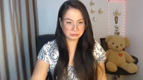 Snapshot of _arah chatting on October 2, 12:10 pm arah online show from October 2, 12:10 pm