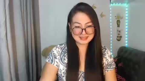 Snapshot of _arah chatting on September 23, 11:52 am arah online show from September 23, 11:52 am
