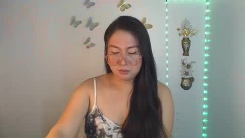 Snapshot of _arah chatting on October 8, 10:30 am arah online show from October 8, 10:30 am