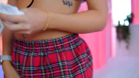 Arielle online show from October 31, 9:46 am