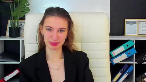 Snapshot of _ash_leyy_ chatting on September 29, 1:43 am _ash_leyy_ online show from September 29, 1:43 am