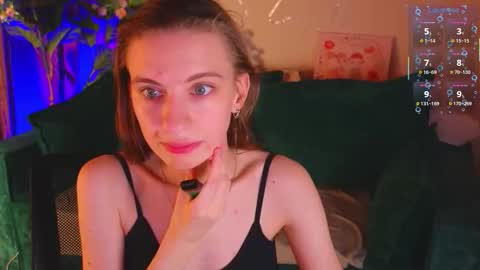Snapshot of _ash_leyy_ chatting on October 12, 6:27 am _ash_leyy_ online show from October 12, 6:27 am