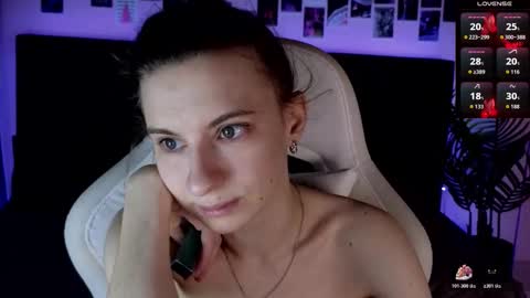 _ash_leyy_ online show from February 19, 1:38 am