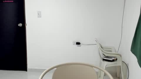 _blairwest_ online show from October 17, 9:01 am