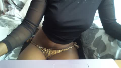 Snapshot of _bunny_b chatting on February 22, 7:12 am I will be back soon  online show from February 22, 7:12 am