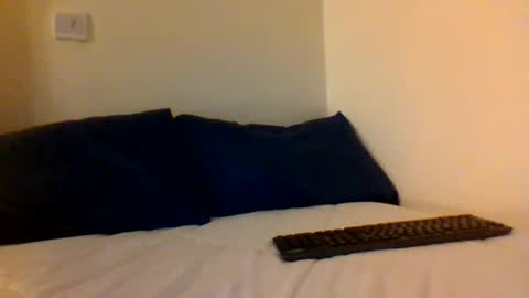 Snapshot of _bunny_b chatting on October 6, 7:58 am I will be back soon  online show from October 6, 7:58 am