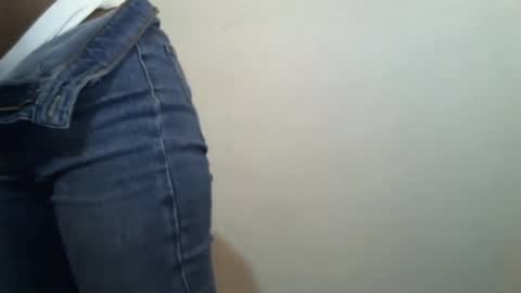 Snapshot of _bunny_b chatting on January 28, 6:38 am I will be back soon  online show from January 28, 6:38 am
