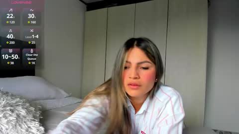 Snapshot of _cereza_ chatting on March 1, 9:04 pm Bella online show from March 1, 9:04 pm