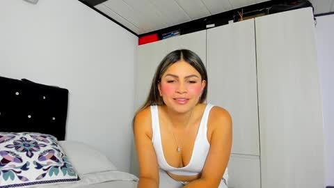 Snapshot of _cereza_ chatting on January 30, 8:53 pm Bella online show from January 30, 8:53 pm