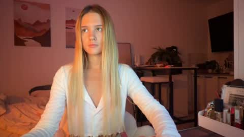 Alice is back  online show from June 10, 4:27 pm