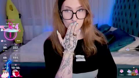 Alisa NO NUDE online show from October 11, 9:39 pm