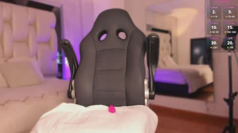     online show from November 5, 9:09 pm