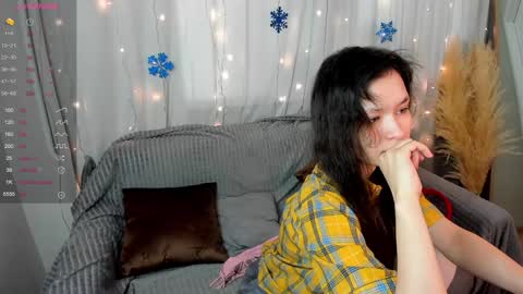 Snapshot of _emily__strike_ chatting on December 17, 7:29 am _emily__strike_ online show from December 17, 7:29 am