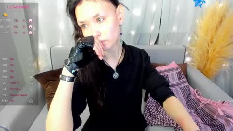 Snapshot of _emily__strike_ chatting on December 30, 9:37 am _emily__strike_ online show from December 30, 9:37 am