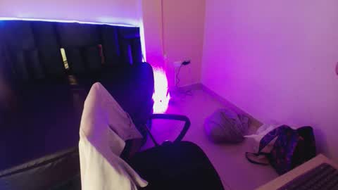 Emily  online show from November 29, 1:48 pm