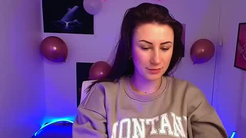 Snapshot of _emma_lay chatting on February 27, 6:50 am Emma online show from February 27, 6:50 am