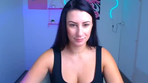Snapshot of _emma_lay chatting on October 12, 5:54 am Emma online show from October 12, 5:54 am