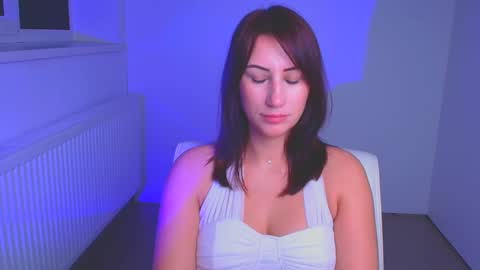 Snapshot of _emma_lay chatting on January 14, 7:06 am Emma online show from January 14, 7:06 am