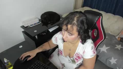 Emma online show from October 14, 11:29 pm