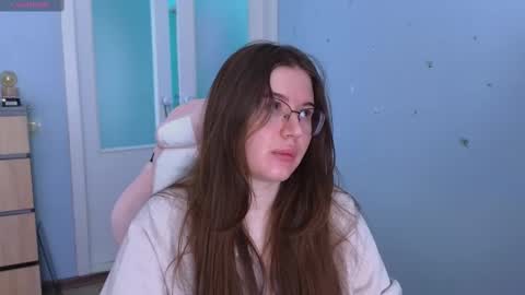 Snapshot of _enni__ chatting on March 3, 11:58 am Sam online show from March 3, 11:58 am