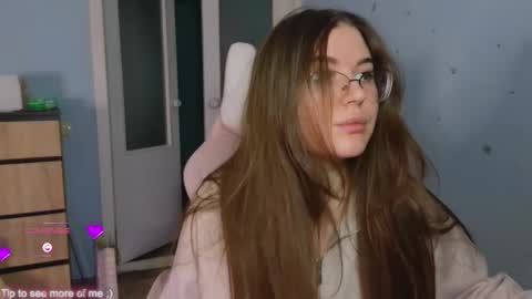 Snapshot of _enni__ chatting on February 11, 2:57 pm Sam online show from February 11, 2:57 pm