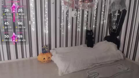 Hannaolotl online show from October 31, 1:15 pm