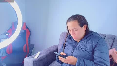 Snapshot of _honey1_ chatting on October 17, 2:42 pm Honey online show from October 17, 2:42 pm