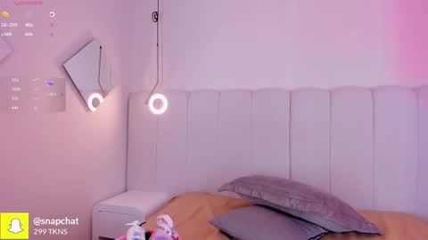 Darlis  online show from November 24, 8:00 pm