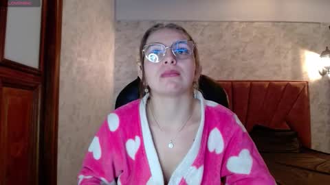 Isa online show from September 12, 4:03 pm