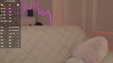 Jennifer online show from December 5, 1:56 pm