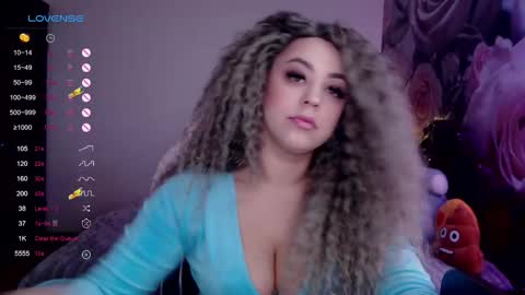 Snapshot of _just_a_queen_3 chatting on March 5, 7:49 am _just_a_queen_3 online show from March 5, 7:49 am
