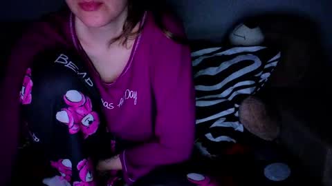 _just_a_simple_girl online show from May 18, 1:48 am