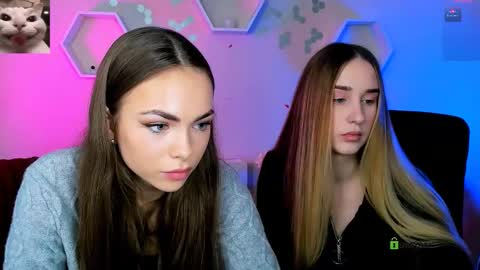 _kellykitten_ online show from December 2, 9:44 am