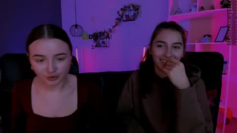 _kellykitten_ online show from April 9, 9:04 am