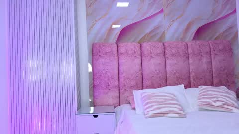 Kendall online show from February 14, 12:29 pm