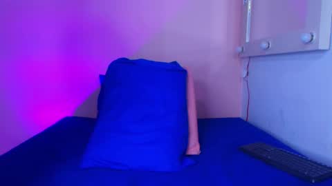 Snapshot of _kendall_07 chatting on September 10, 12:05 pm Kendall online show from September 10, 12:05 pm
