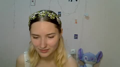 Snapshot of _kikiclark_ chatting on September 9, 8:30 pm _kikiclark_ online show from September 9, 8:30 pm