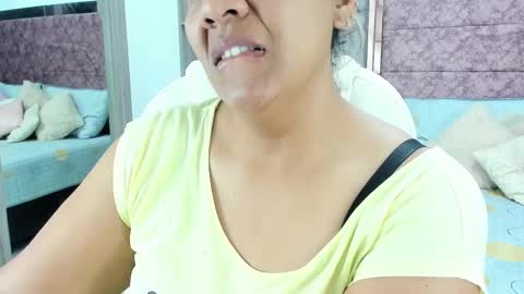 Snapshot of _lakshmi_hotx chatting on February 15, 12:01 pm NAILHA SAJANI online show from February 15, 12:01 pm