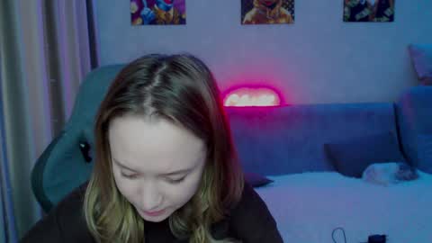 _lalune_ online show from January 11, 6:56 am