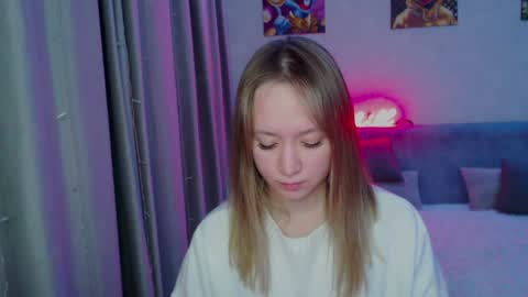 _lalune_ online show from December 30, 12:54 am