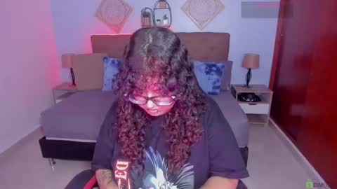 Liily online show from November 9, 5:31 pm