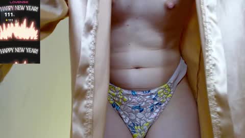 Snapshot of _little_misss chatting on January 28, 7:32 am Mila online show from January 28, 7:32 am