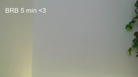 Snapshot of _little_misss chatting on October 15, 7:00 am Mila online show from October 15, 7:00 am