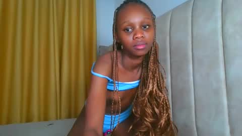 Littlevenus online show from October 1, 2:27 am