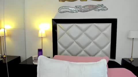 Snapshot of _luna__sweet_ chatting on February 26, 2:41 am luna sweet online show from February 26, 2:41 am