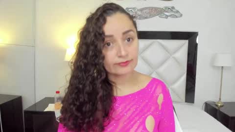 Snapshot of _luna__sweet_ chatting on February 16, 3:26 am luna sweet online show from February 16, 3:26 am
